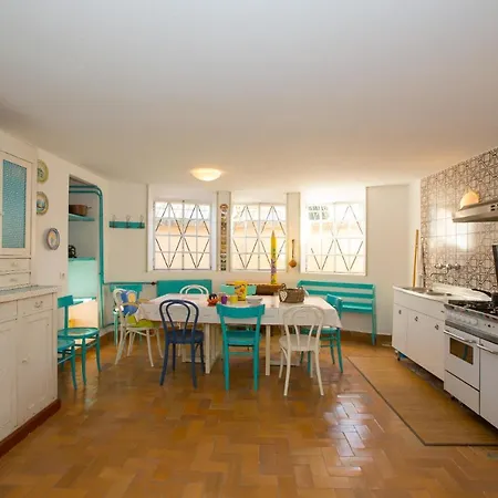 Sleeps 10 Villa *