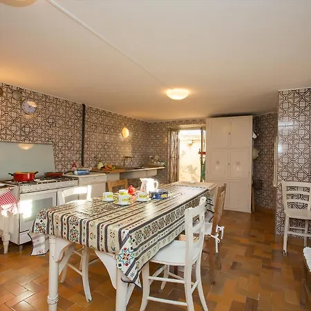 Villa Sleeps 10