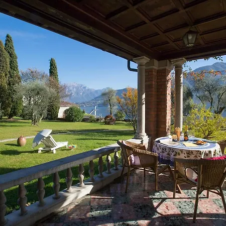 Sleeps 10 *