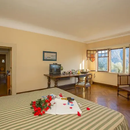 Sleeps 10 וילה
